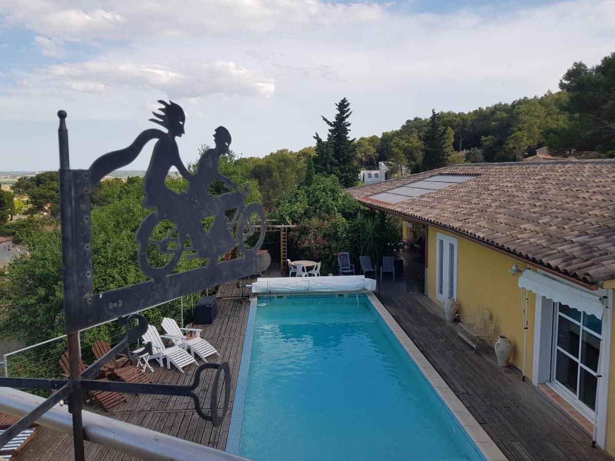 La Croisee Des Chemins Calvisson Exterior foto